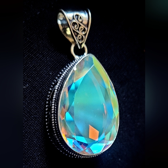🩷Vintage Rainbow Topaz Gemstone Pendant - Picture 2 of 9